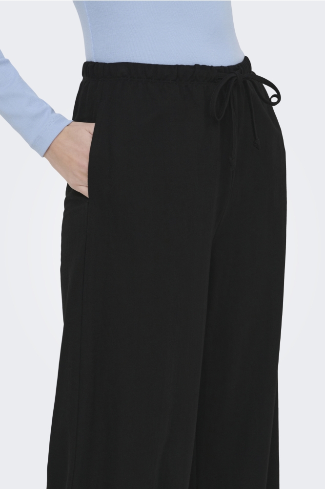 Jacqueline de Yong zwarte dames broek | Close up