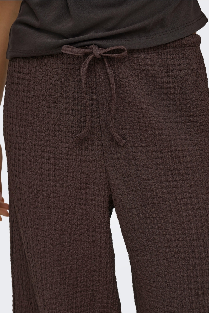 Only bruine dames broek | Close up