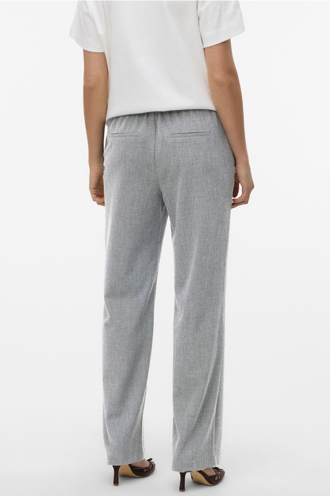 Vero Moda grijze dames broek | Model achteraanzicht
