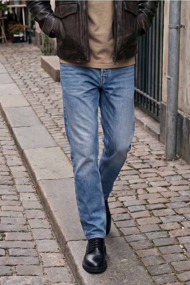 Jack & Jones blauwe heren jeans | Sfeerbeeld, In situatie