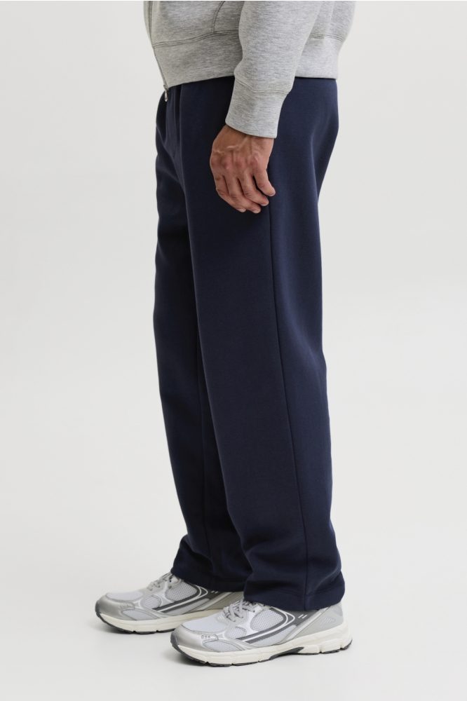 Jack & Jones blauwe heren broek | Model zijaanzicht