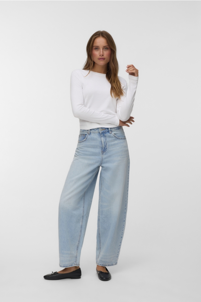 Vero Moda blauwe dames jeans | Model