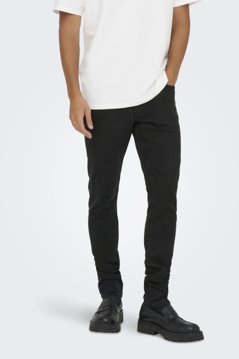 Only & Sons zwarte heren jeans | Model vooraanzicht
