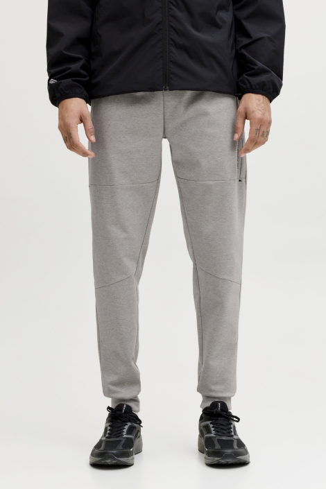 Jack & Jones grijze heren broek | Model vooraanzicht