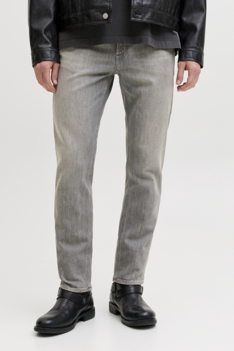 Jack & Jones grijze heren jeans | Model achteraanzicht