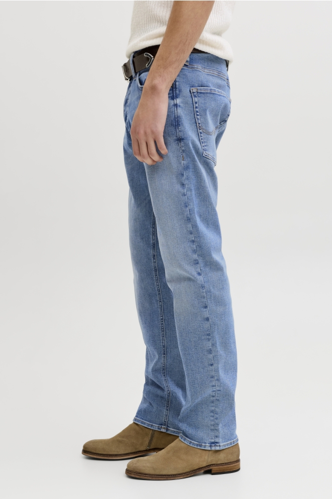 Jack & Jones blauwe heren jeans | Model zijaanzicht