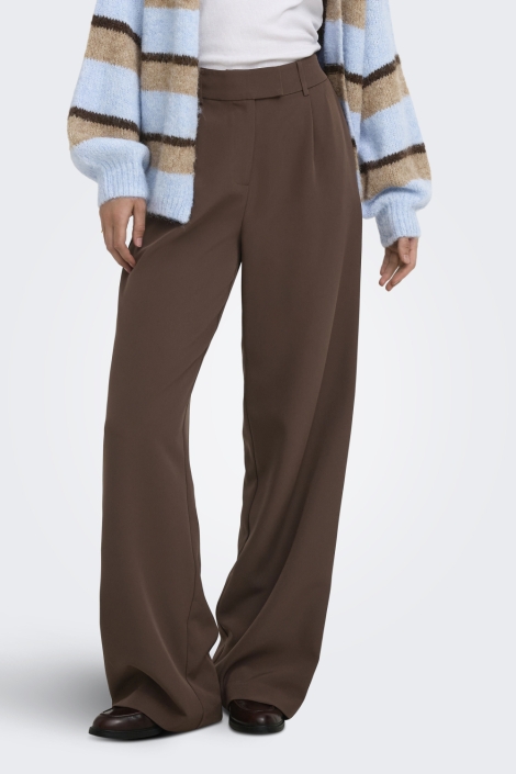 Only bruine dames broek | Model vooraanzicht