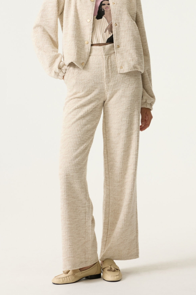 Garcia beige dames broek | Model vooraanzicht
