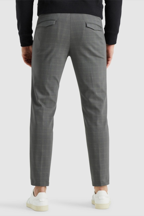 Cast Iron grijze heren broek | Model achteraanzicht