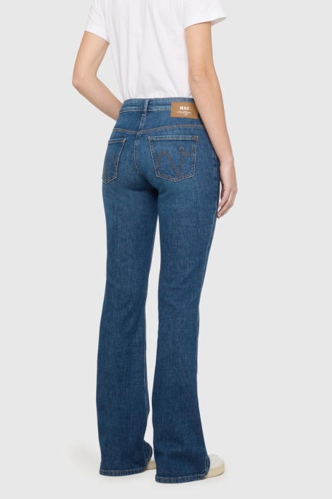 Mac blauwe dames jeans | Model achteraanzicht