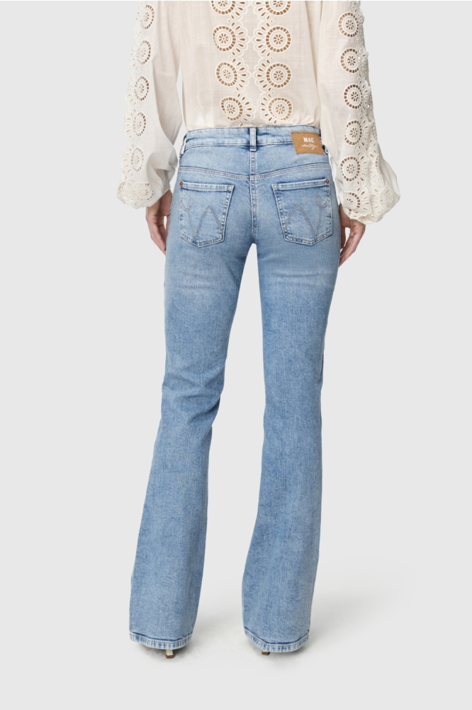 Mac blauwe dames jeans | Model achteraanzicht