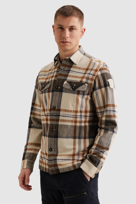 PME legend beige heren overhemd | Model zijaanzicht