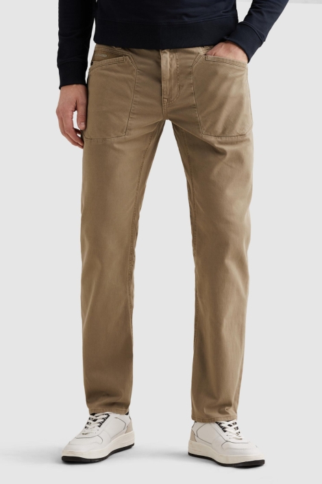 PME legend camel heren broek | Model zijaanzicht