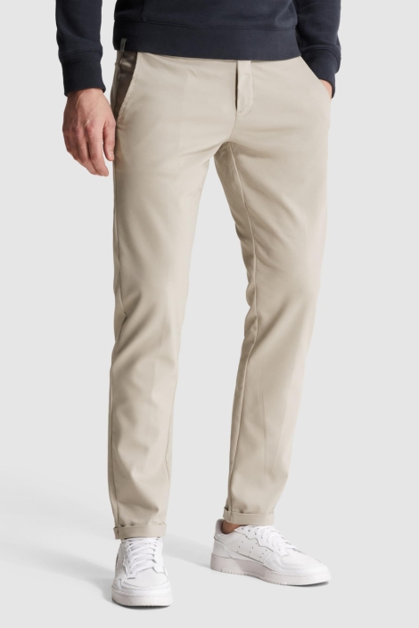Cast Iron beige heren broek | Model zijaanzicht