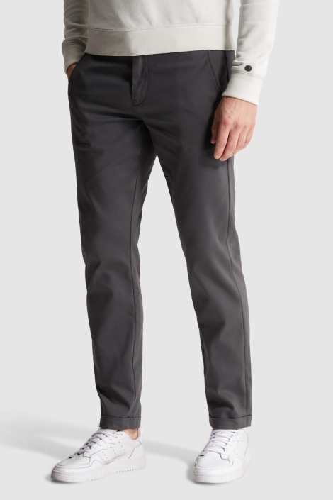 Cast Iron grijze heren broek | Model vooraanzicht