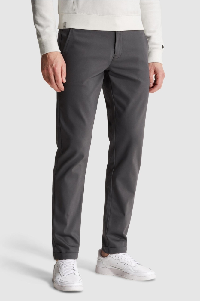 Cast Iron grijze heren broek | Model zijaanzicht
