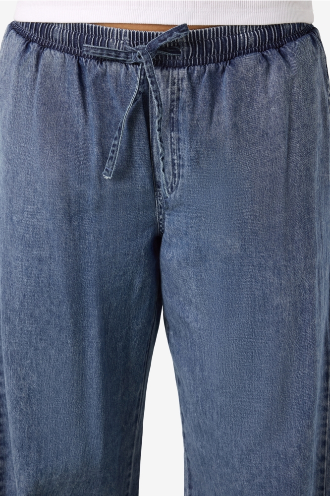 Noisy may blauwe dames broek | Close up