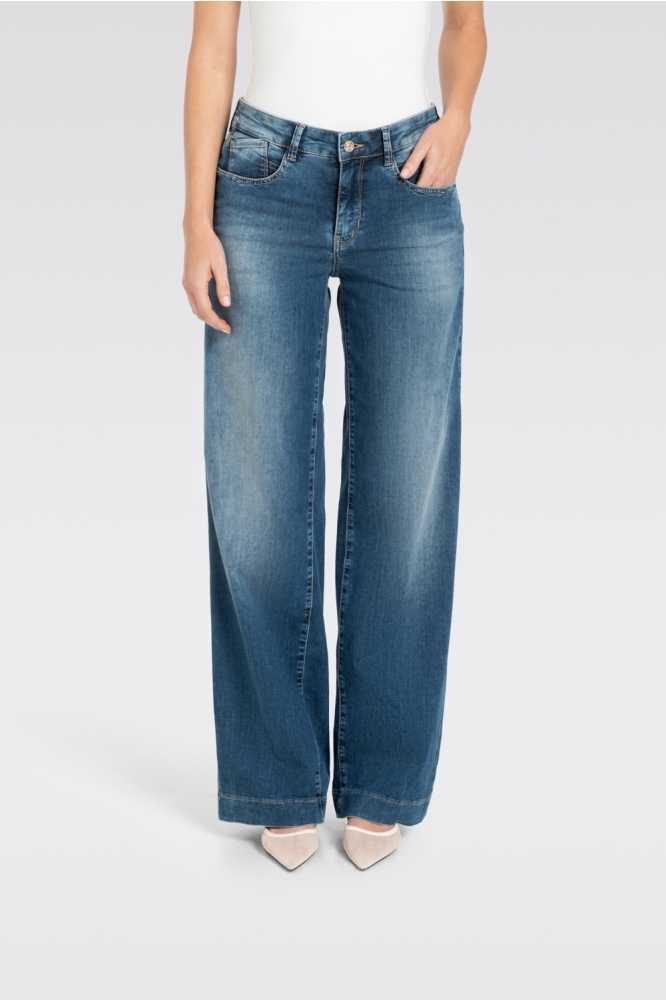 Mac blauwe dames jeans | Model vooraanzicht