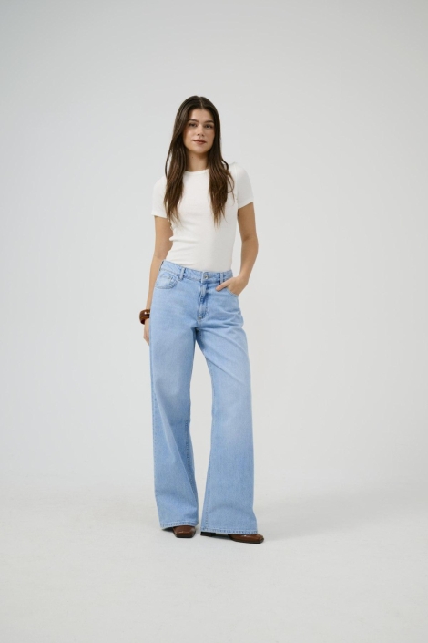 Jacqueline de Yong blauwe dames jeans | Model