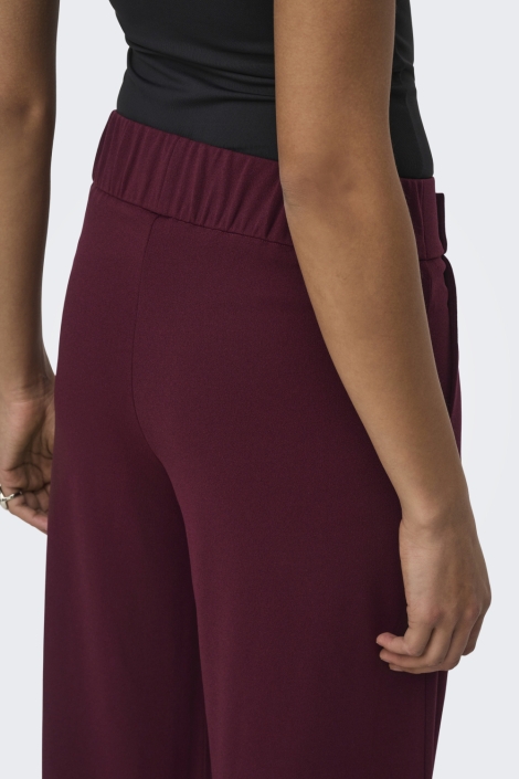 Jacqueline de Yong bordeaux dames broek | Close up