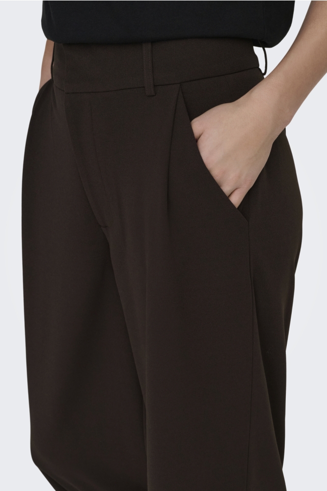 Jacqueline de Yong bruine dames broek | Close up