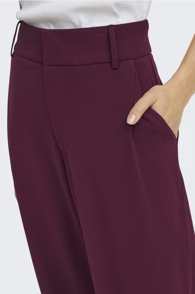 Jacqueline de Yong bordeaux dames broek | Close up