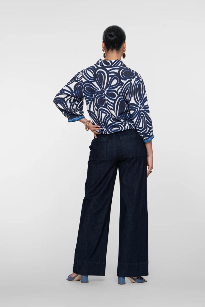 Geisha blauwe dames jeans | Model achteraanzicht