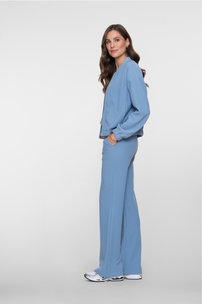 Geisha blauwe dames broek | Model zijaanzicht