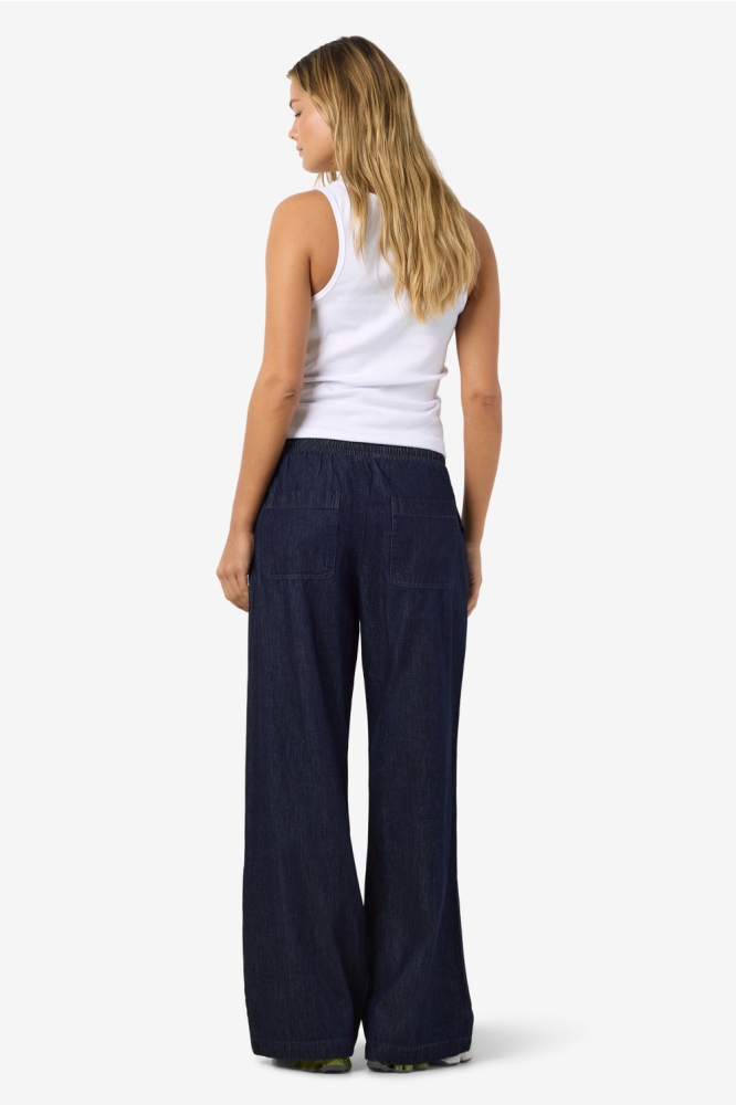 Noisy may blauwe dames broek | Model