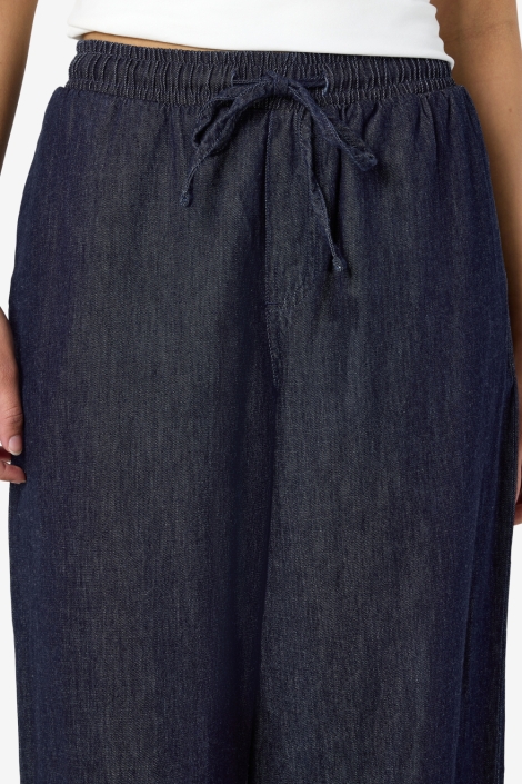 Noisy may blauwe dames broek | Close up