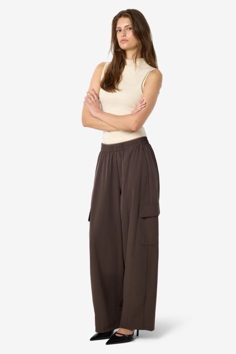 Noisy may bruine dames broek | Model