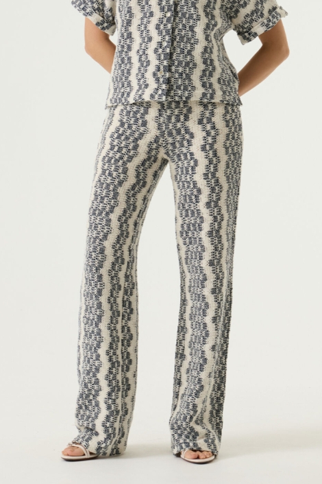 Garcia ecru dames broek | Model vooraanzicht