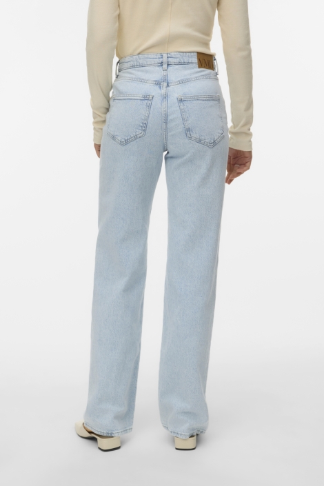 Vero Moda blauwe dames jeans | Model achteraanzicht