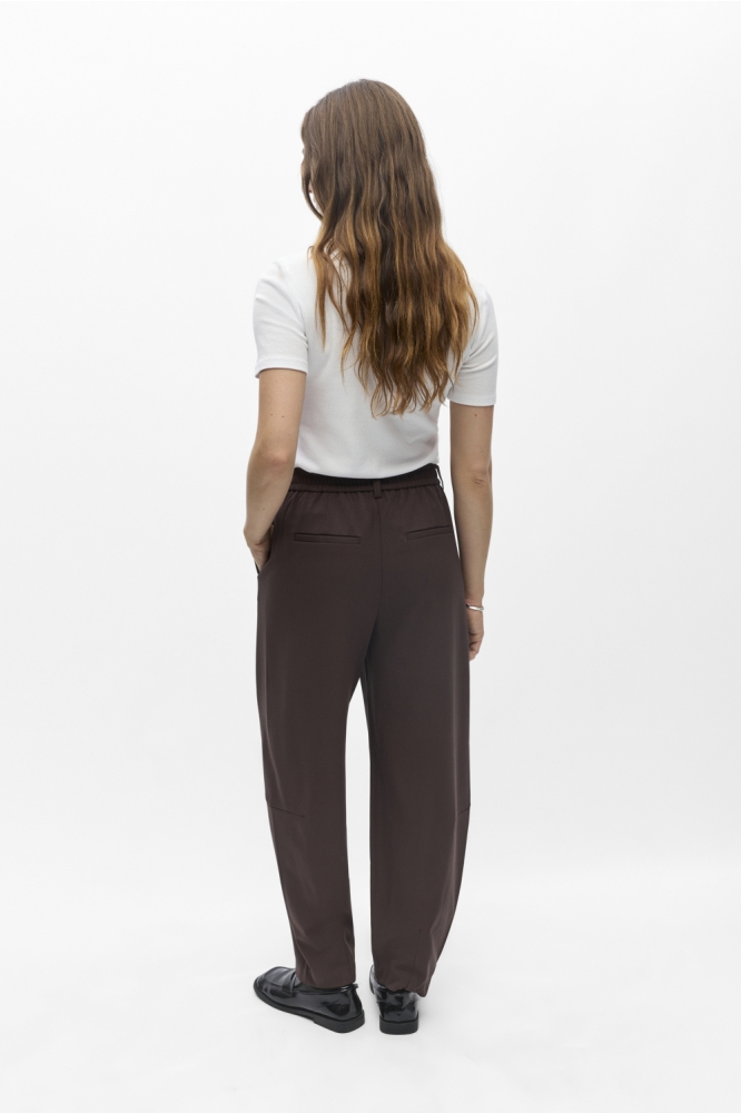 Object bruine dames broek | Model