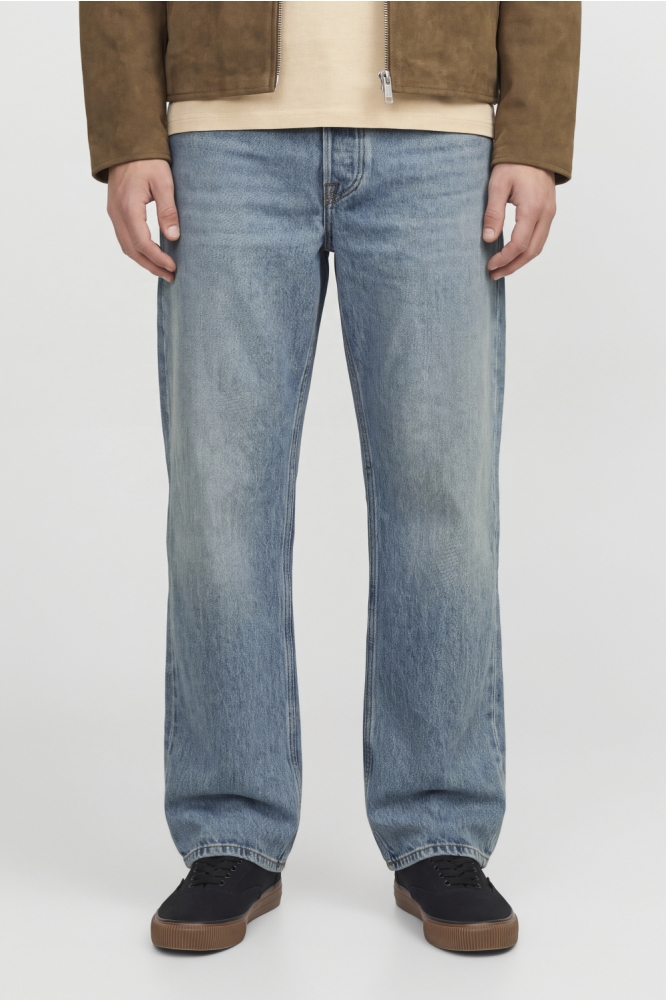 Jack & Jones blauwe heren jeans | Model vooraanzicht