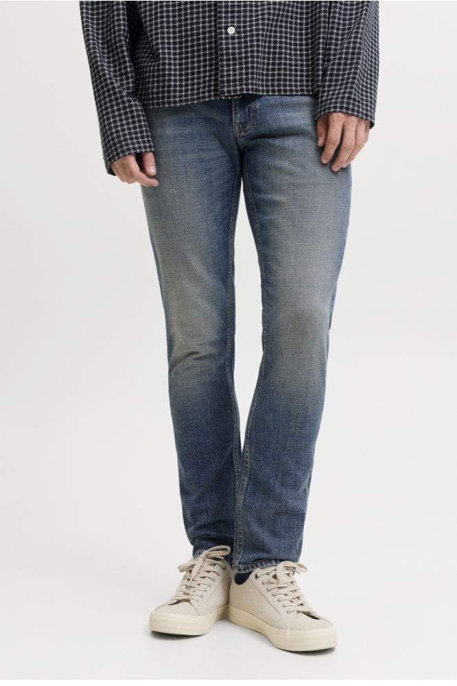 Jack & Jones blauwe heren jeans | Model vooraanzicht