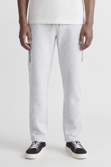 Jack & Jones grijze heren broek | Model vooraanzicht