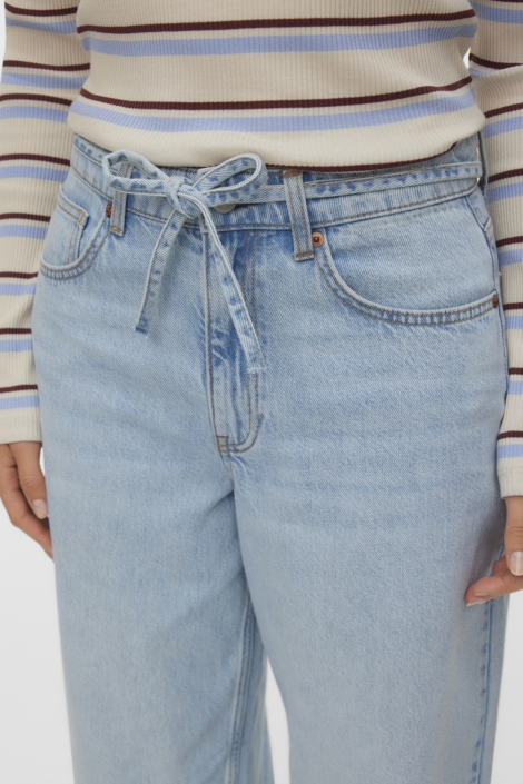 Vero Moda blauwe dames jeans | Close up
