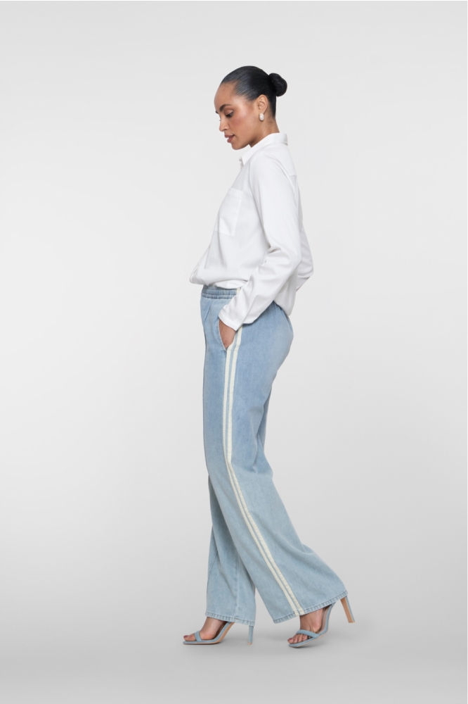 Geisha blauwe dames jeans | Model zijaanzicht