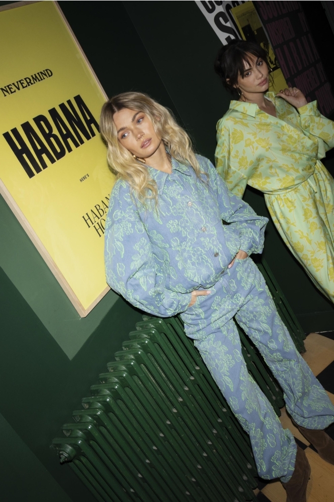 Studio Amaya blauwe dames jeans | Sfeerbeeld, In situatie