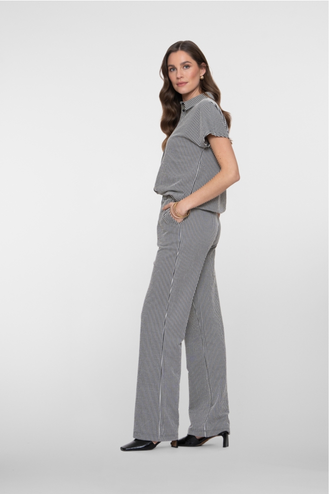 Geisha zwarte dames broek | Model zijaanzicht