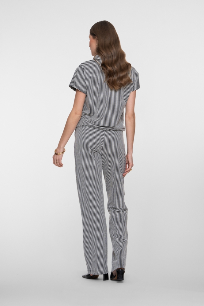 Geisha zwarte dames broek | Model achteraanzicht