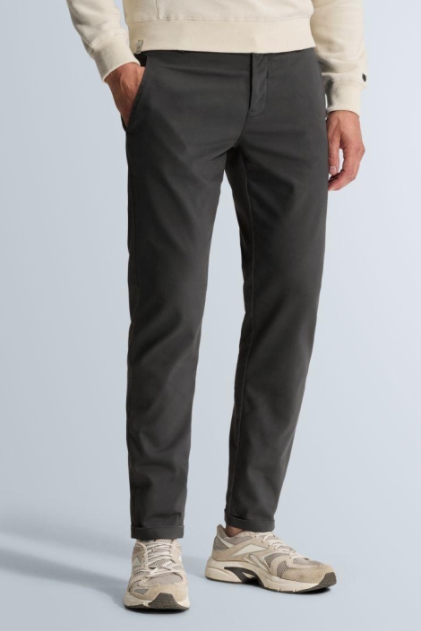 Cast Iron blauwe heren broek | Model vooraanzicht