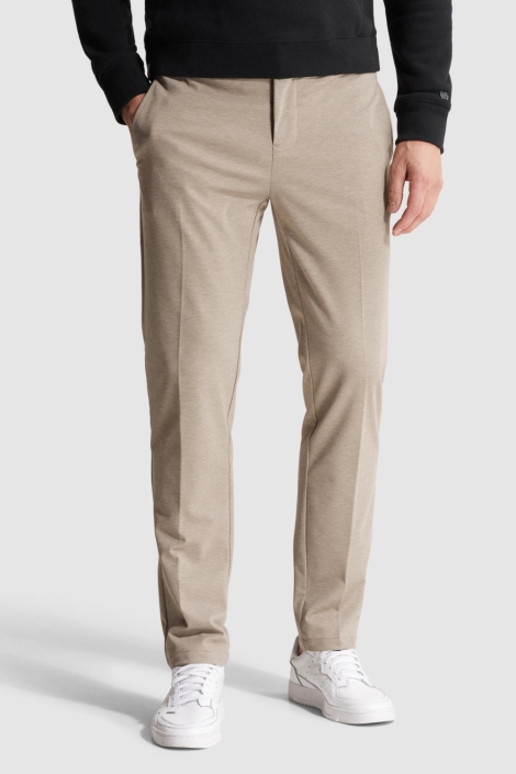 Cast Iron zand heren broek | Model vooraanzicht