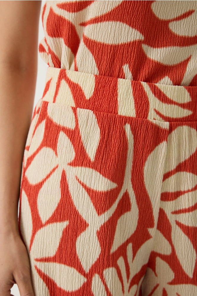 Garcia rode dames broek | Close up