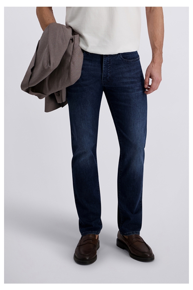 Pierre Cardin blauwe heren jeans | Model vooraanzicht