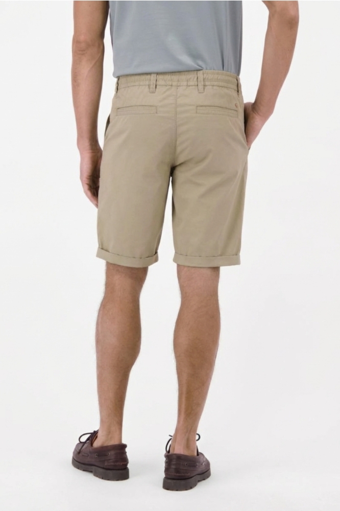 Lerros camel heren korte broek | Model achteraanzicht