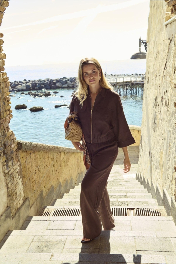 Jacqueline de Yong bruine dames broek | Model