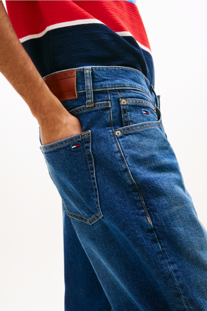 Tommy Jeans blauwe heren jeans | Close up
