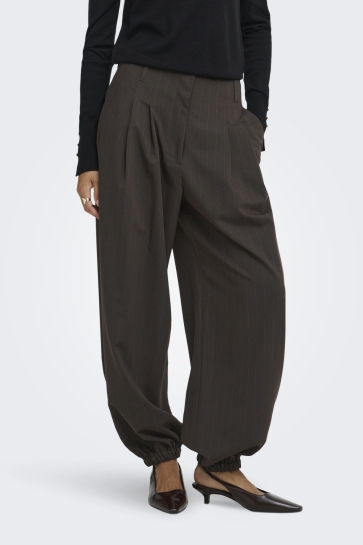 Jacqueline de Yong Broek JDYMADELINE HW BALLOON PANT PNT 15386815 Chocolate Torte/TOBACCO